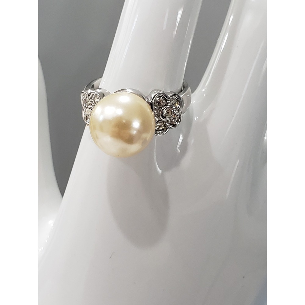 Lauren G. Adams Cocktail Ring Silver Tone FAUX PEARL Statement Floral Daisy